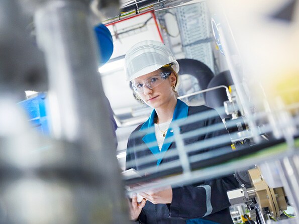 Fördern Sie Ihre Karriere und sammeln Sie wertvolle Erfahrungen, um die Digitalisierung mit unserem Engineering Leadership Development Programm (ELDP) voranzubringen.