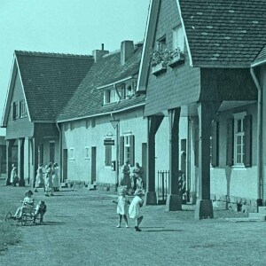 Families in the workers' colony