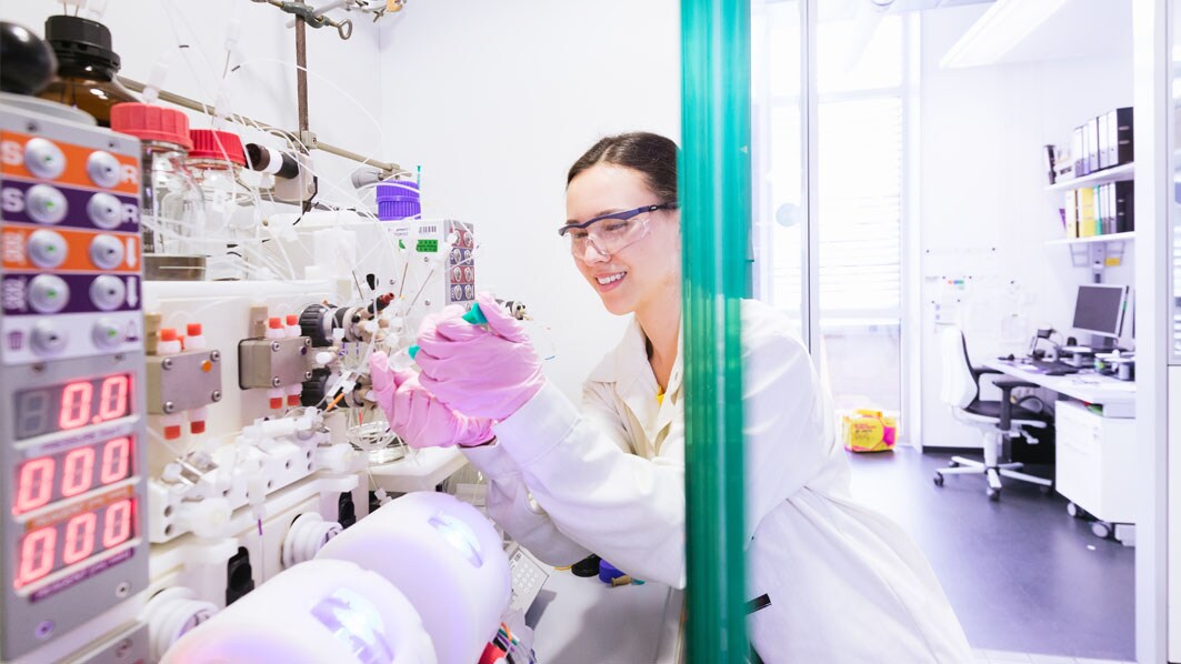 Employee in a development lab of the Materials Research Center in Darmstadt, Germany