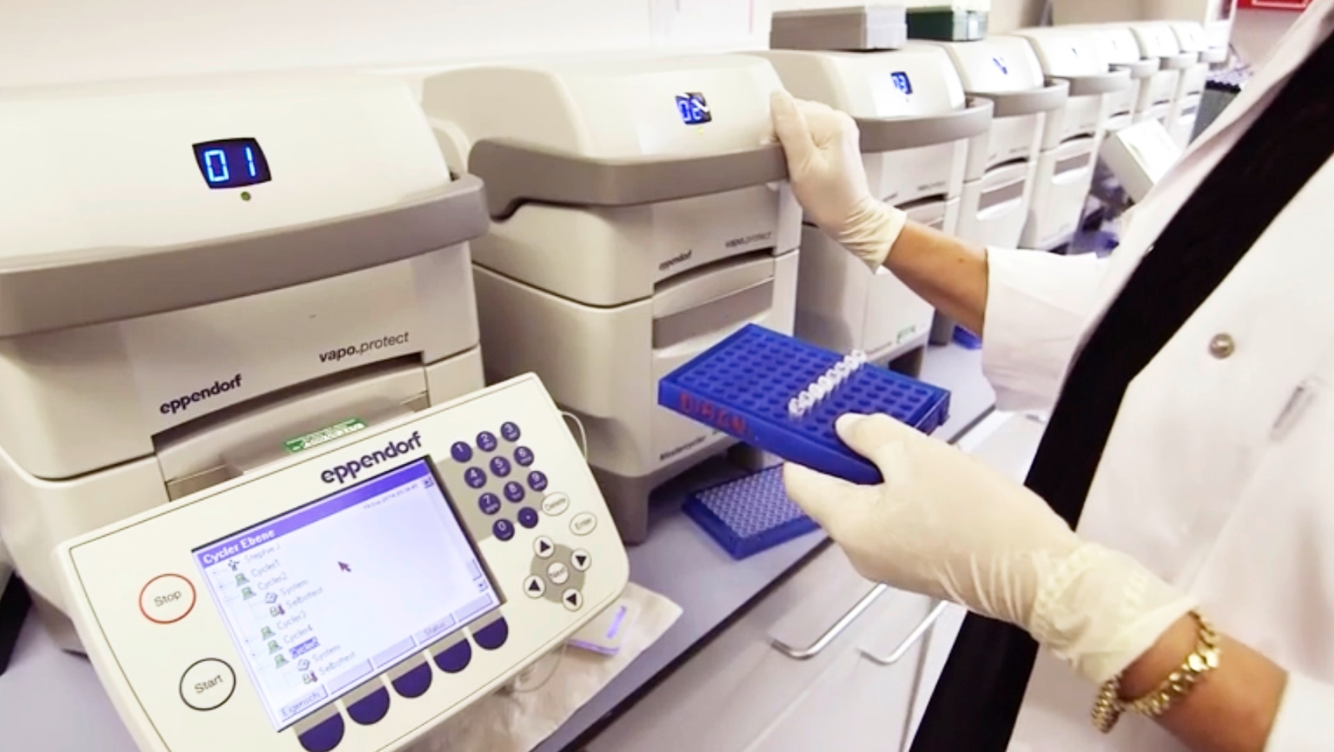 70 institutes in Germany have already acquired a certification for the biomarker analysis in the case of colorectal cancer.