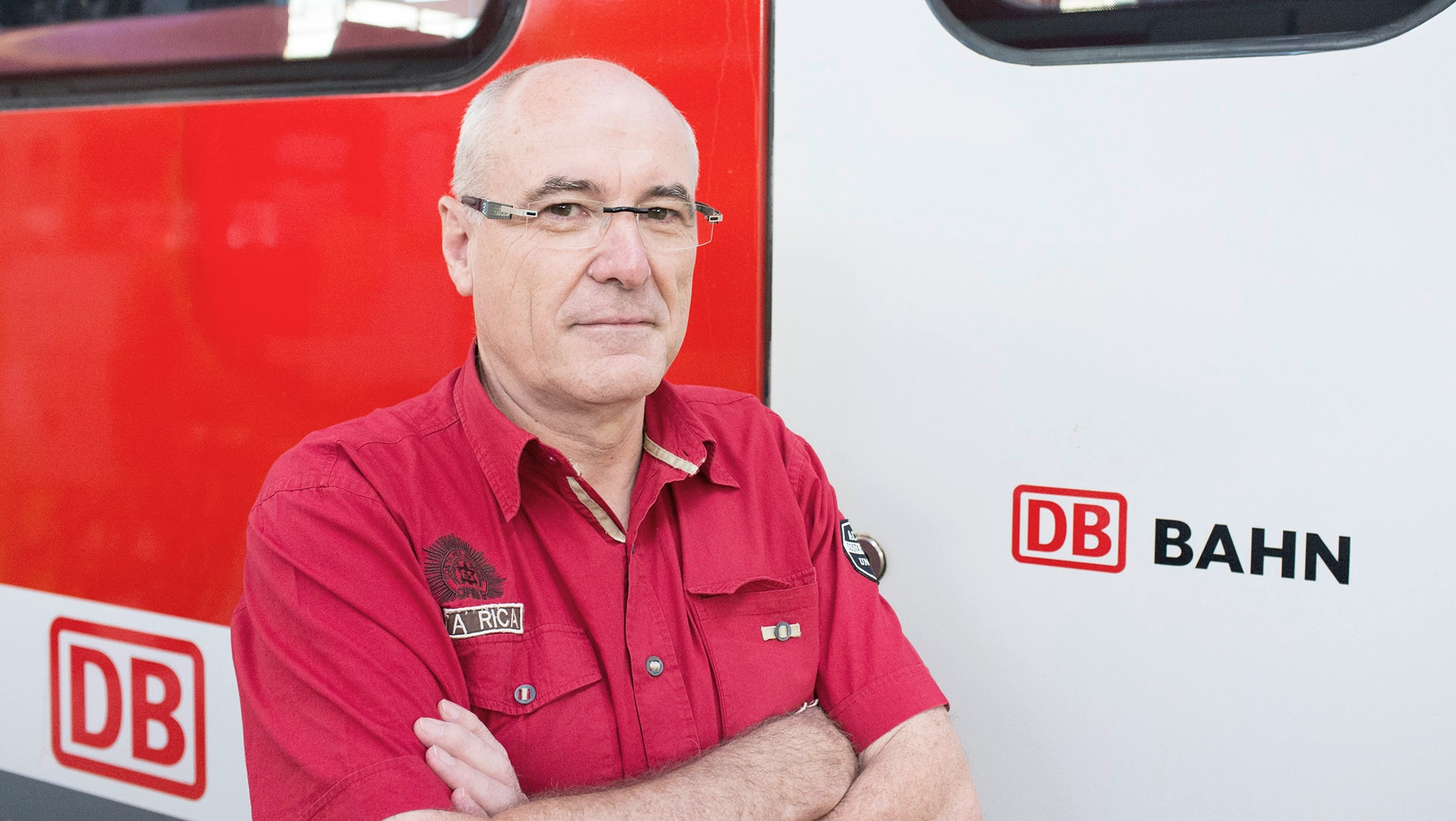 Hans-Jürgen Zanger is responsible for the cleaning of the electric multiple units at DB Regio in Frankfurt am Main. 